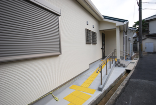 バリアフリーでみんなが使いやすい楠葉丘住宅自治会集会所 枚方市