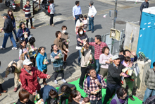 平成27年3月21日の上棟式に『餅まき』