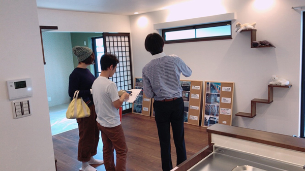 10月1日 八幡市 ペットと暮らせる収納上手な家 完成見学会 相談会も同時開催の様子