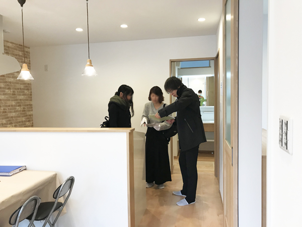 11月26日 枚方市 適材適所の収納で家事楽収納上手な家 完成見学会の様子