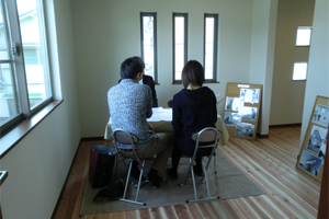2011年04月23日 完成見学会の様子2