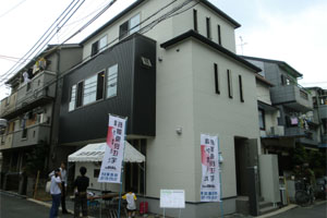 2011年07月03日 完成見学会の様子1